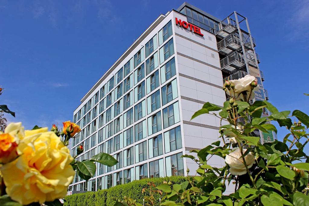 Panorama Hotel In Neustadt An Der Weinstrasse Exterior photo